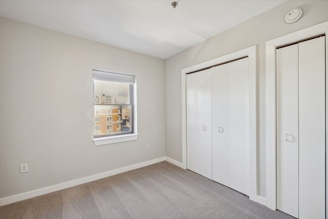 Building Photo - Charming 2 Bedroom-No Broker Fee