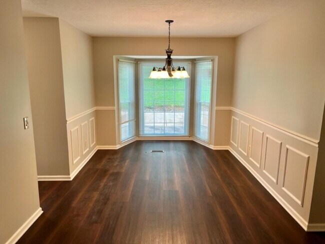 Building Photo - 3 Bedroom, 2 Bathroom w/ Covered Deck on Large Lot