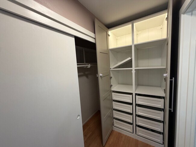 Building Photo - 9152 Condesa Dr