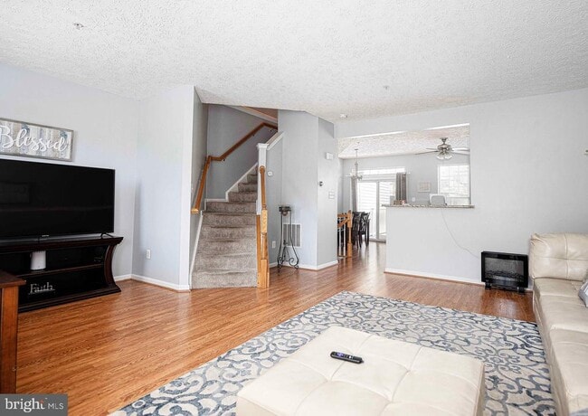 Building Photo - 9736 Morningview Cir