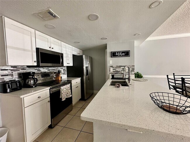 Building Photo - 5012 Laguna Bay Cir
