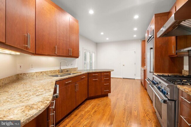 Building Photo - 4004 Highwood Ct NW