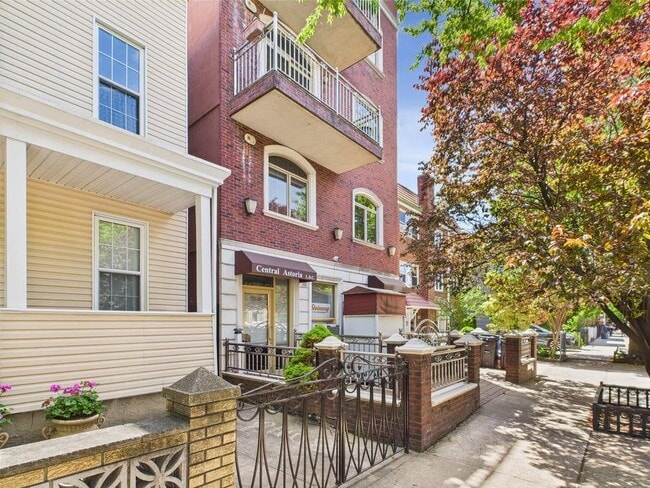 Primary Photo - 25-69-69 38th St