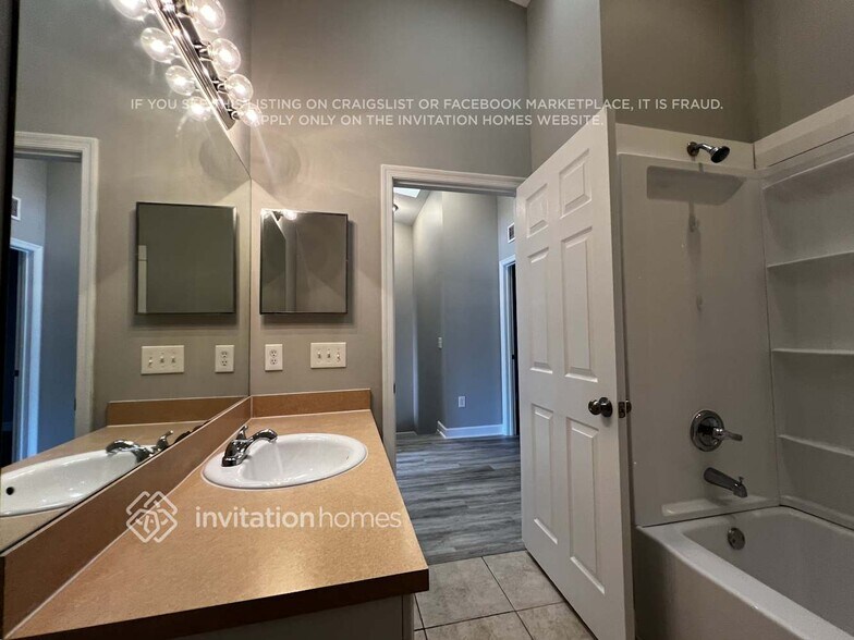 Building Photo - 102 Carol Susan Ln