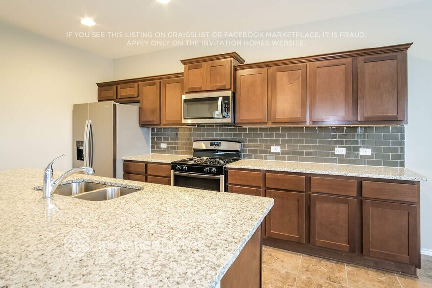 Building Photo - 3651 Sandy Brook Dr