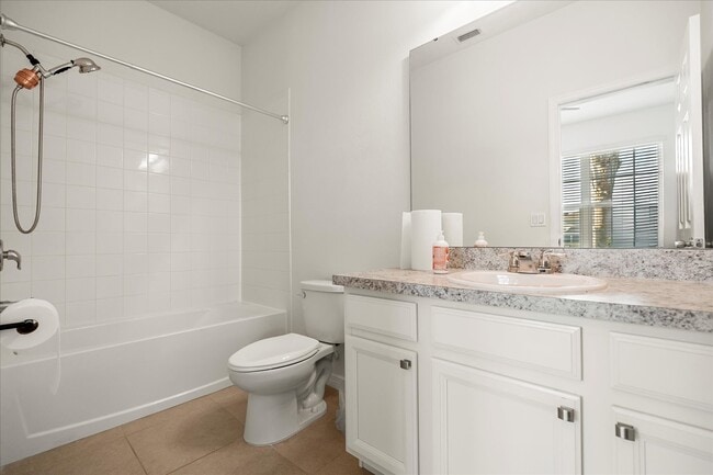 Building Photo - 3925 Green Sabal Dr