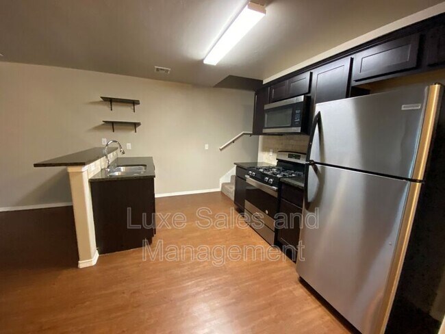 Building Photo - 2116 Buena Vida Ln