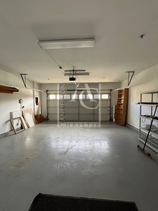 Building Photo - 4br in Bay Breeze Community