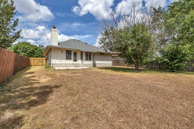 Building Photo - 216 Meadowside Dr