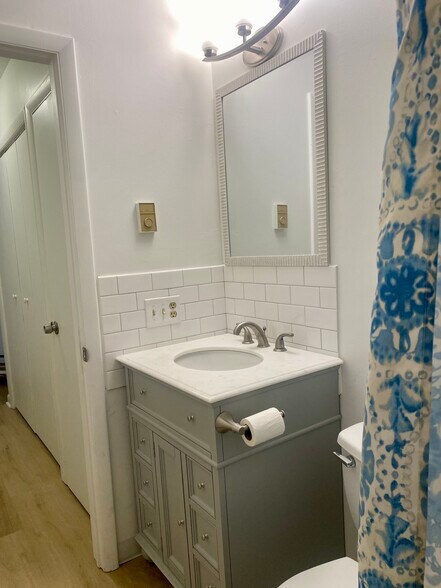 Building Photo - 848 N 16th St