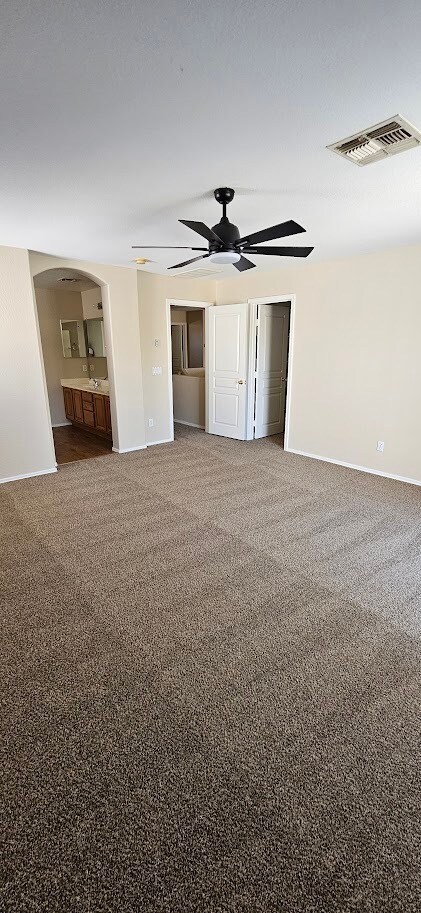 Building Photo - Fantastic 5BEDROOM+LOFT / 3 BATH home For ...