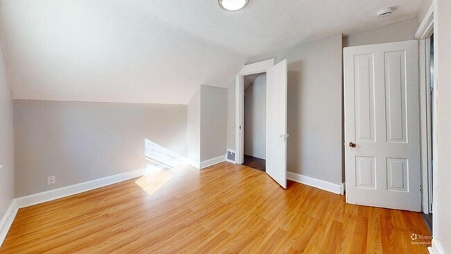 Building Photo - 3 Bedroom House - Old Brooklyn, Cleveland