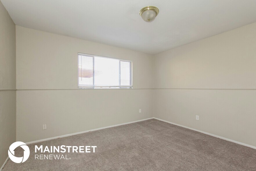 Building Photo - 3619 N 48th Ave