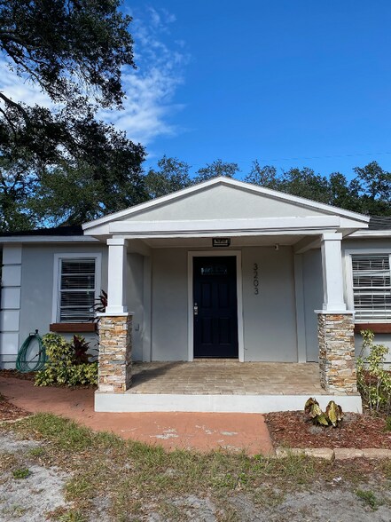 Building Photo - 3202 W Hartnett Ave