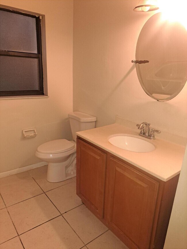 Building Photo - 2050 Oleander Blvd