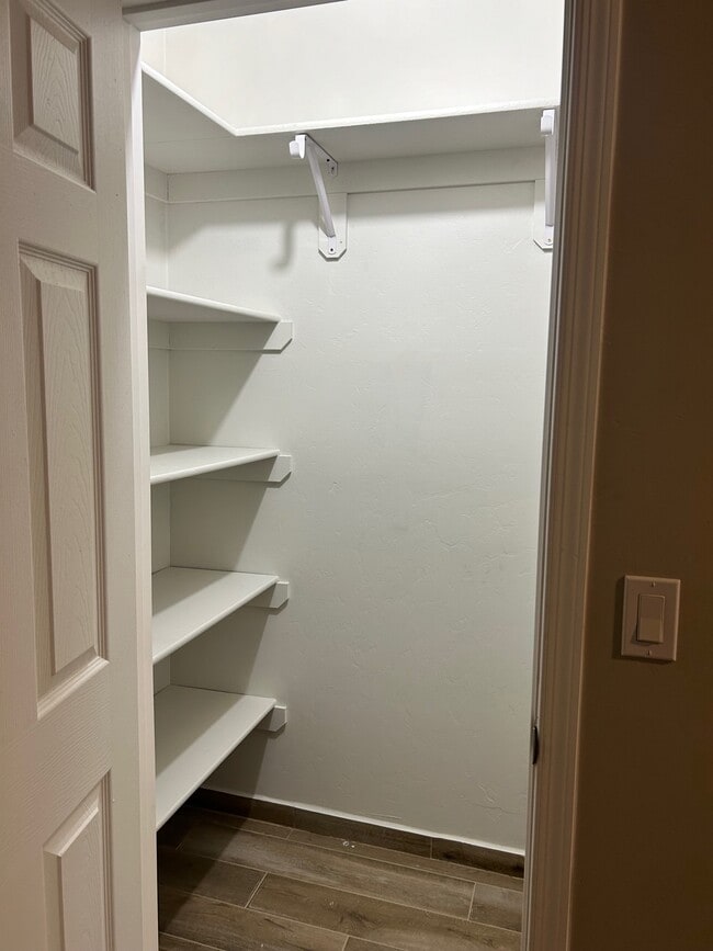 Building Photo - 382 W Quarry St