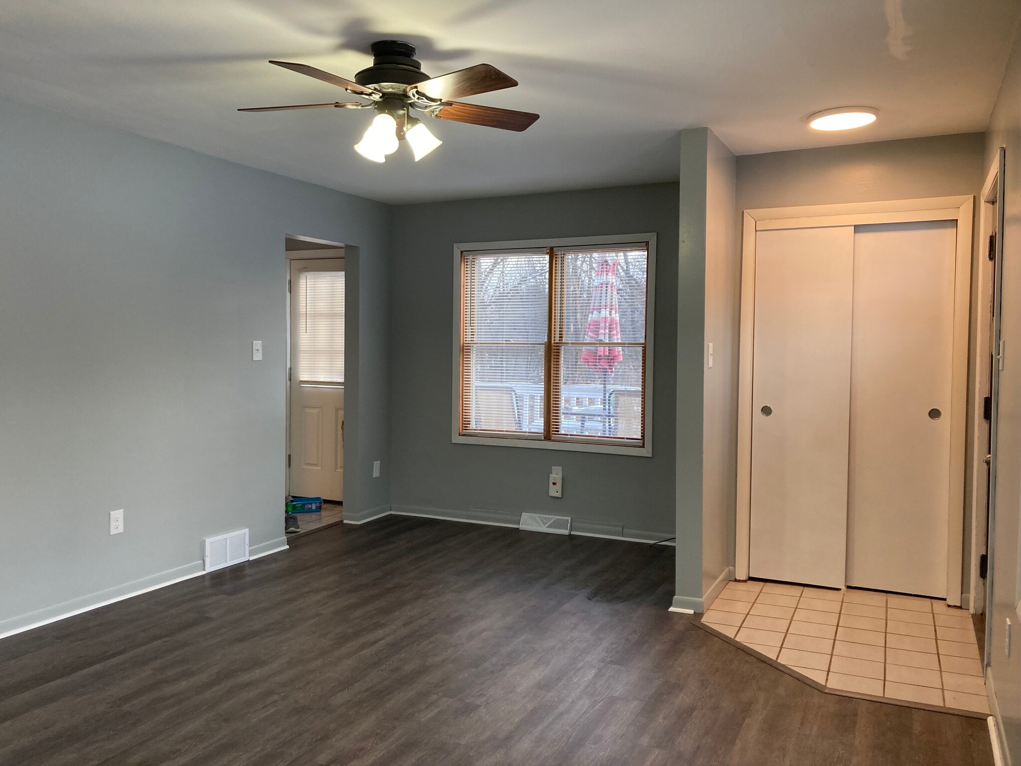 Family Room - 816 14th Ave