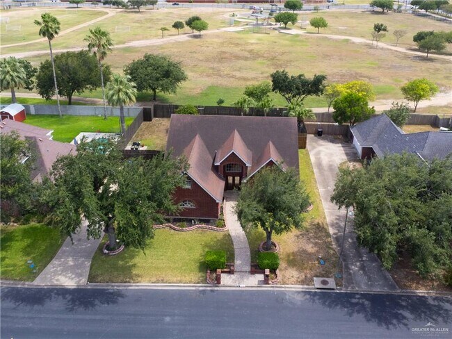 Building Photo - 113 Pelican Ave W