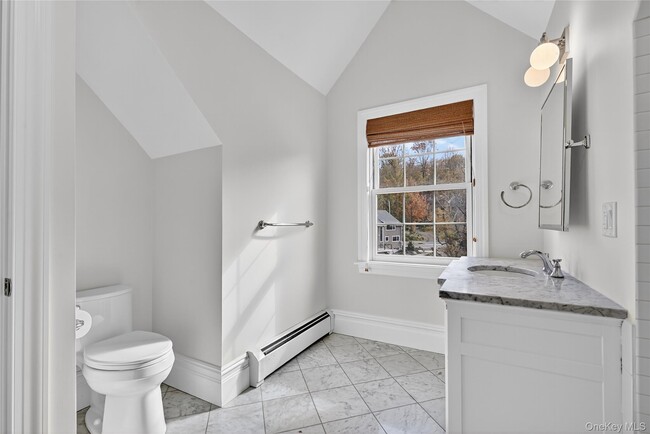 Building Photo - 165 Piermont Ave