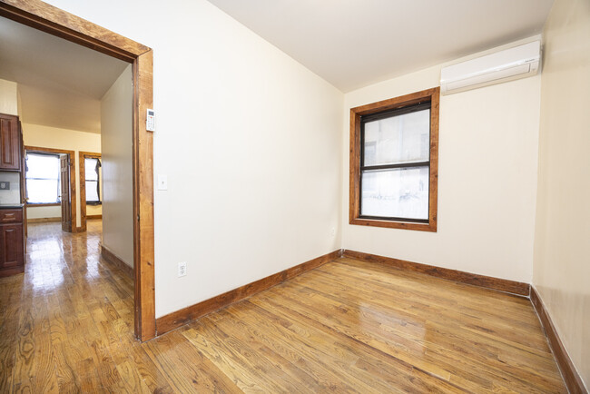Building Photo - 336 Starr St