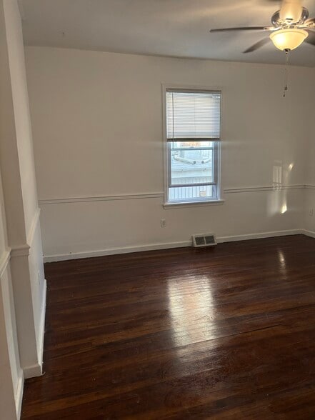 Building Photo - 17 E Glenside Ave