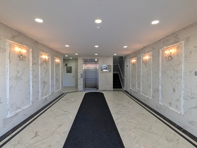 Building Photo - 1198 Commonwealth Ave