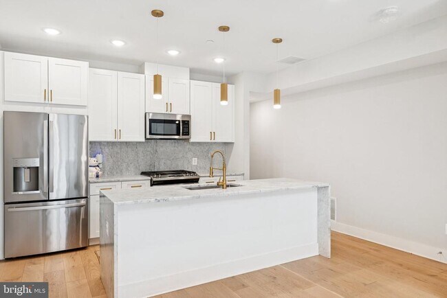 Primary Photo - 1705 Trinidad Ave NE