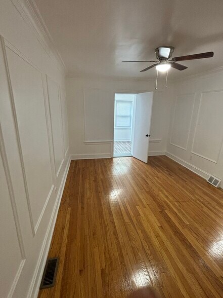 Building Photo - 7935 S Ellis Ave