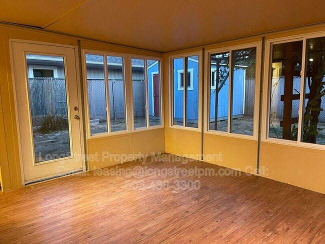 Building Photo - 1630 SW 15th Ave