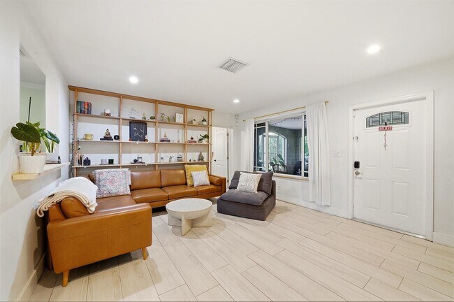 Building Photo - North 31st Avenue, Hollywood, FL 33021 - 3 BR 2 BA house