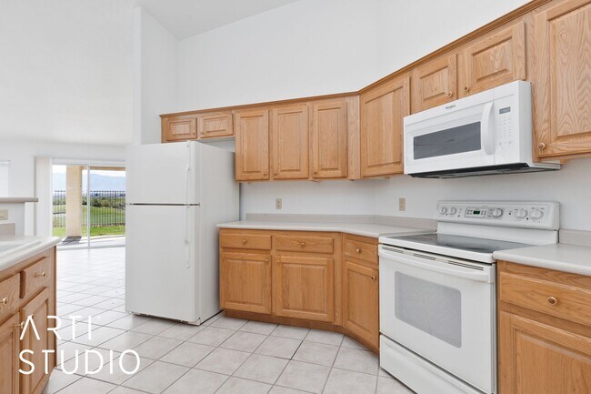 Building Photo - ***Sunset Greens 3 Bedroom 2 Bath Unfurnis...