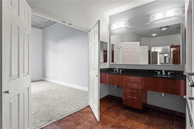 Building Photo - 3820 Roswell Rd NE