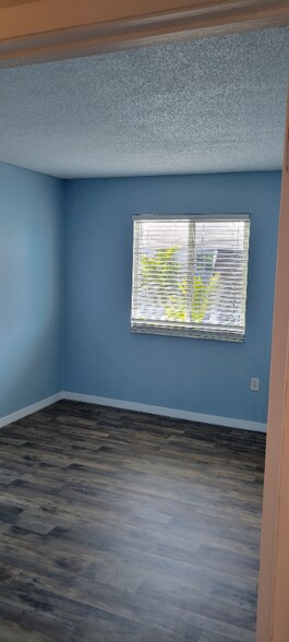 Building Photo - 13300 Walsingham Rd