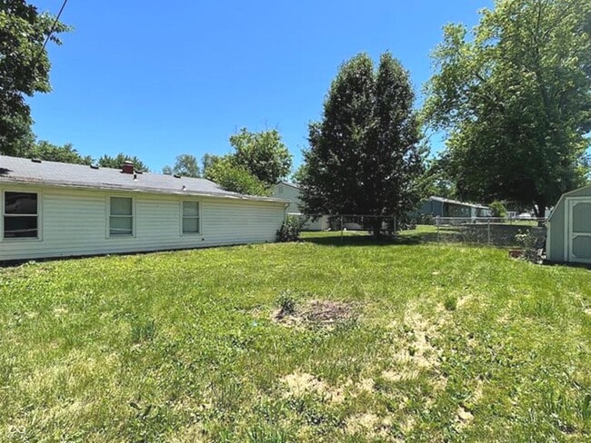 Building Photo - 1433 Hillcrest Dr
