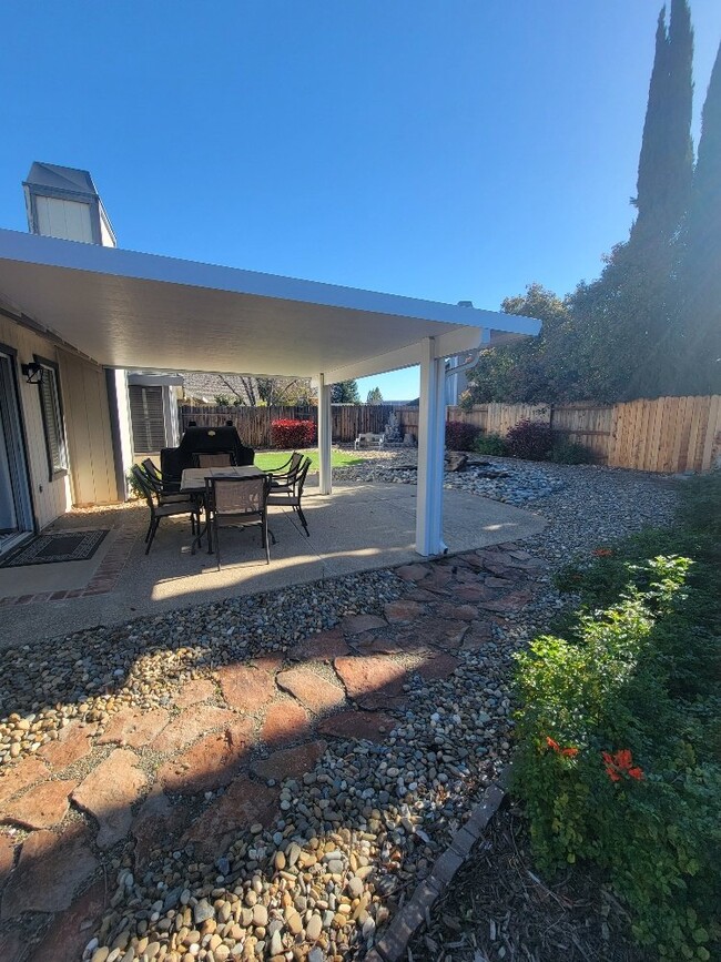 Building Photo - Charming single-family home in Briggs Ranch neighborhood!