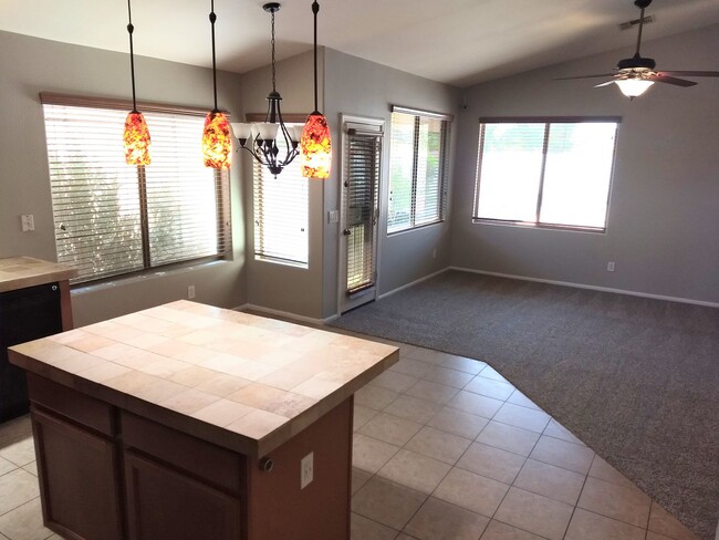 Building Photo - Beautiful Maricopa 3 Bedroom 2 Bath Home