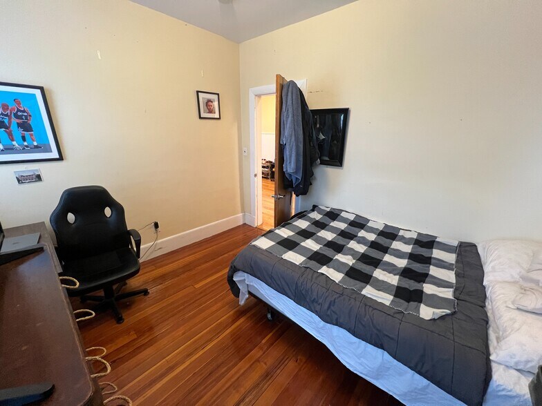 Building Photo - 29 Cameron Ave