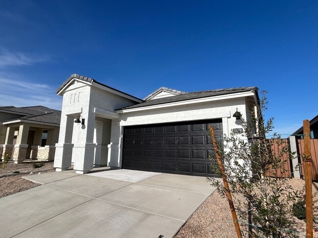 Building Photo - 17728 W Vogel Ave