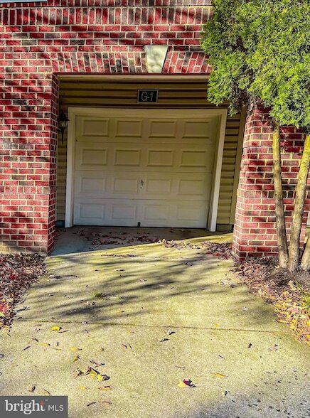 Building Photo - 42421 Rockrose Square