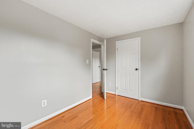 Building Photo - 9409 Mirror Pond Dr