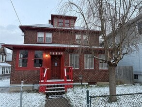 Building Photo - 198 Chapin St