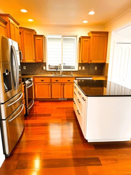 Kitchen - 18314 115th Ave E