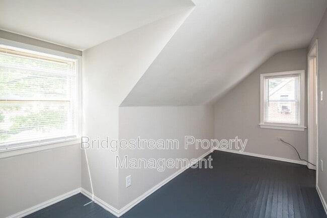 Building Photo - 708 Winston Dr