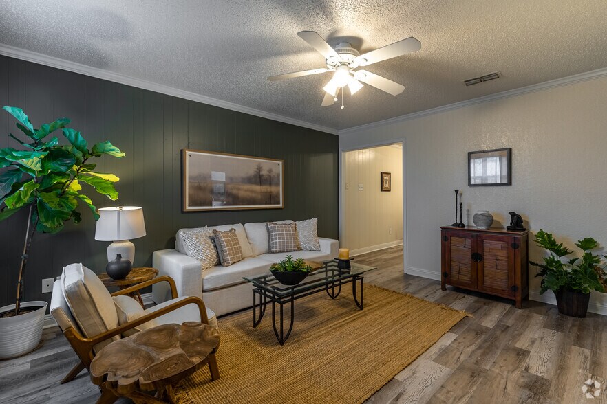 Primary Photo - Summer Place Apartments