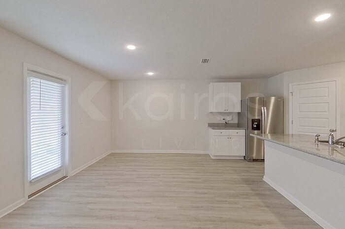 Building Photo - 102 Metalmark Dr