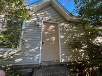 Building Photo - Cute 2 bedroom 2 bathroom townhome close t...