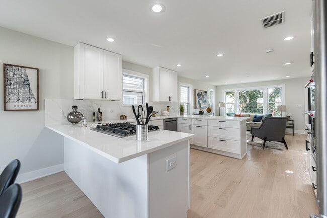 Building Photo - 4129 N Oketo Ave