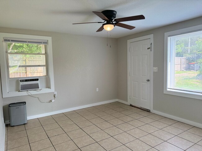 Building Photo - 408 Grove - Grv