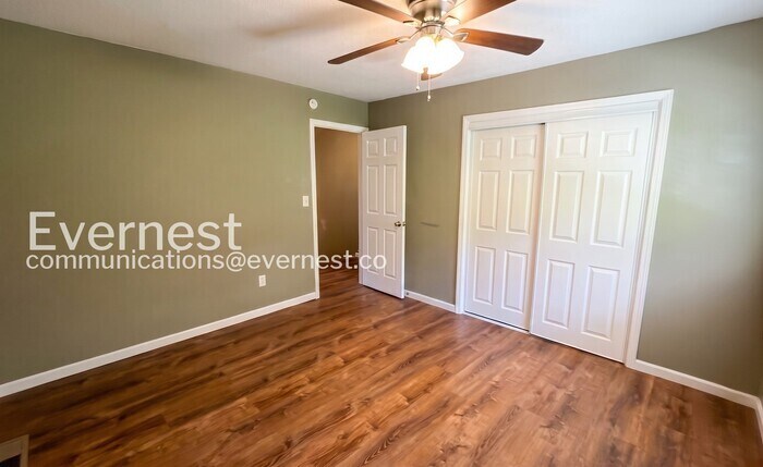 Building Photo - 3308 Roadrunner Trail