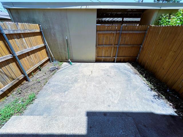 Building Photo - 117 S Las Vegas Trail